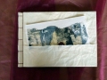 handgemachtes Künstlerbuch mit umlaufenden Umschlag mit Taschen und japanischer Blockheftung 1